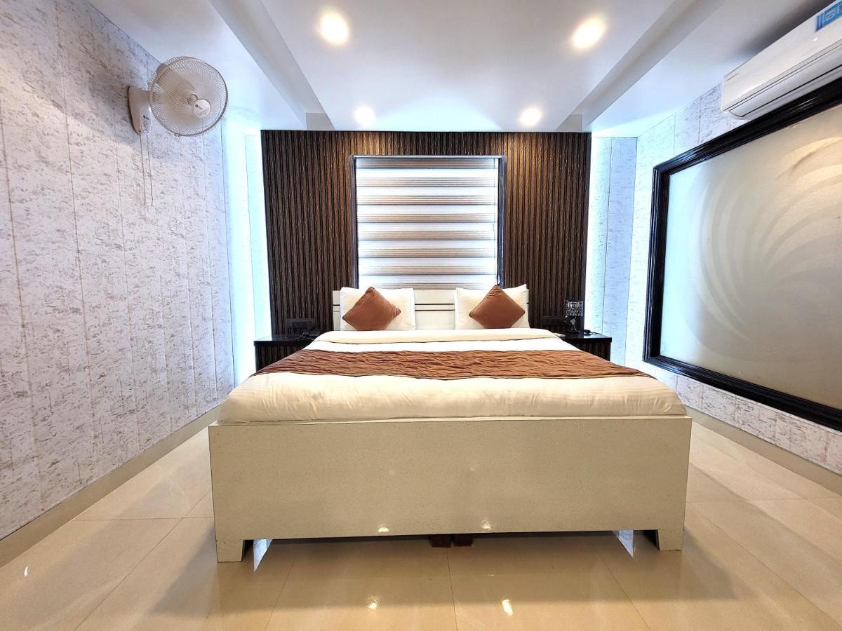 ניו דלהי Hotel The Daanish Residency - Karol Bagh מראה חיצוני תמונה