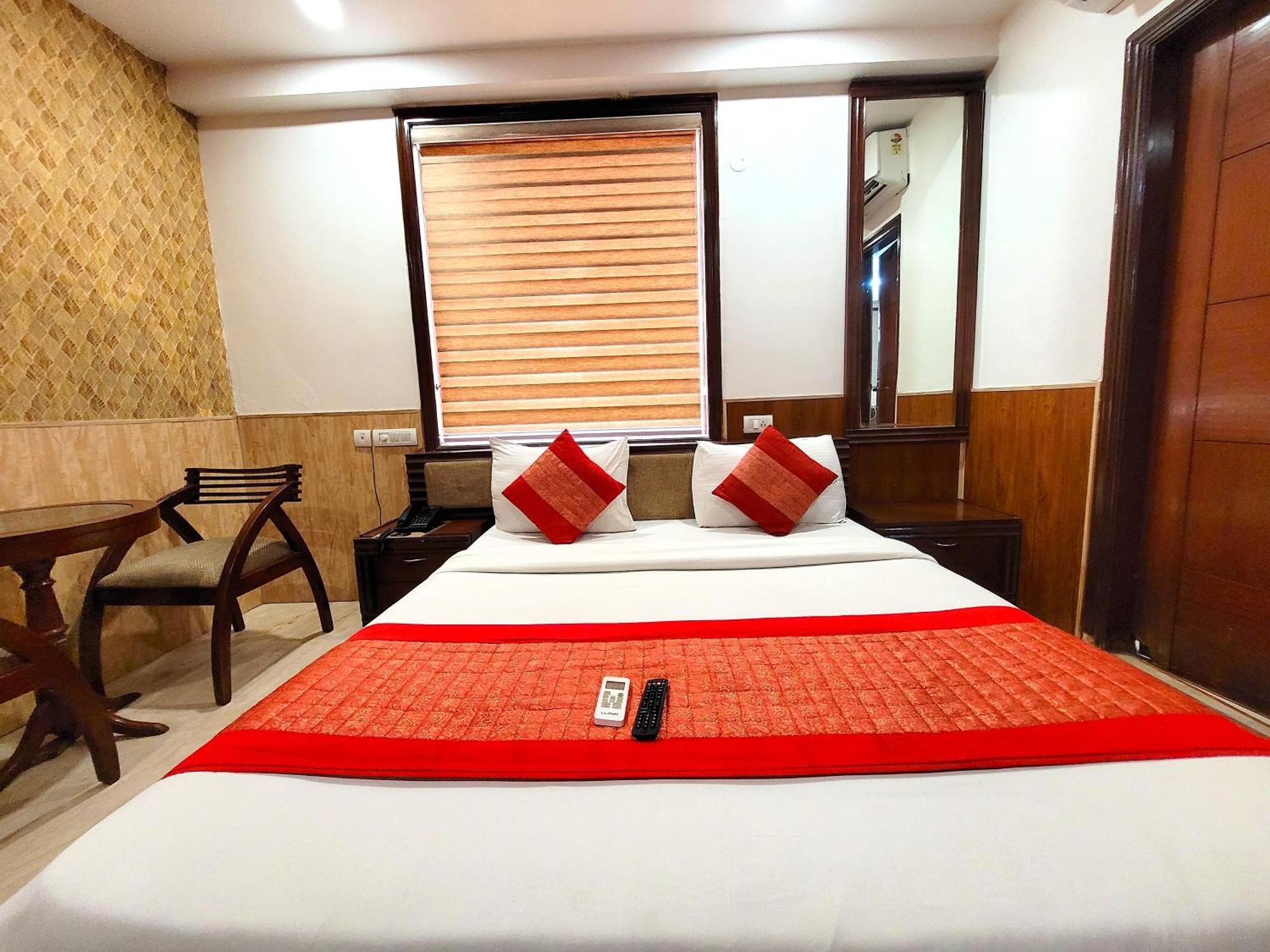 ניו דלהי Hotel The Daanish Residency - Karol Bagh מראה חיצוני תמונה