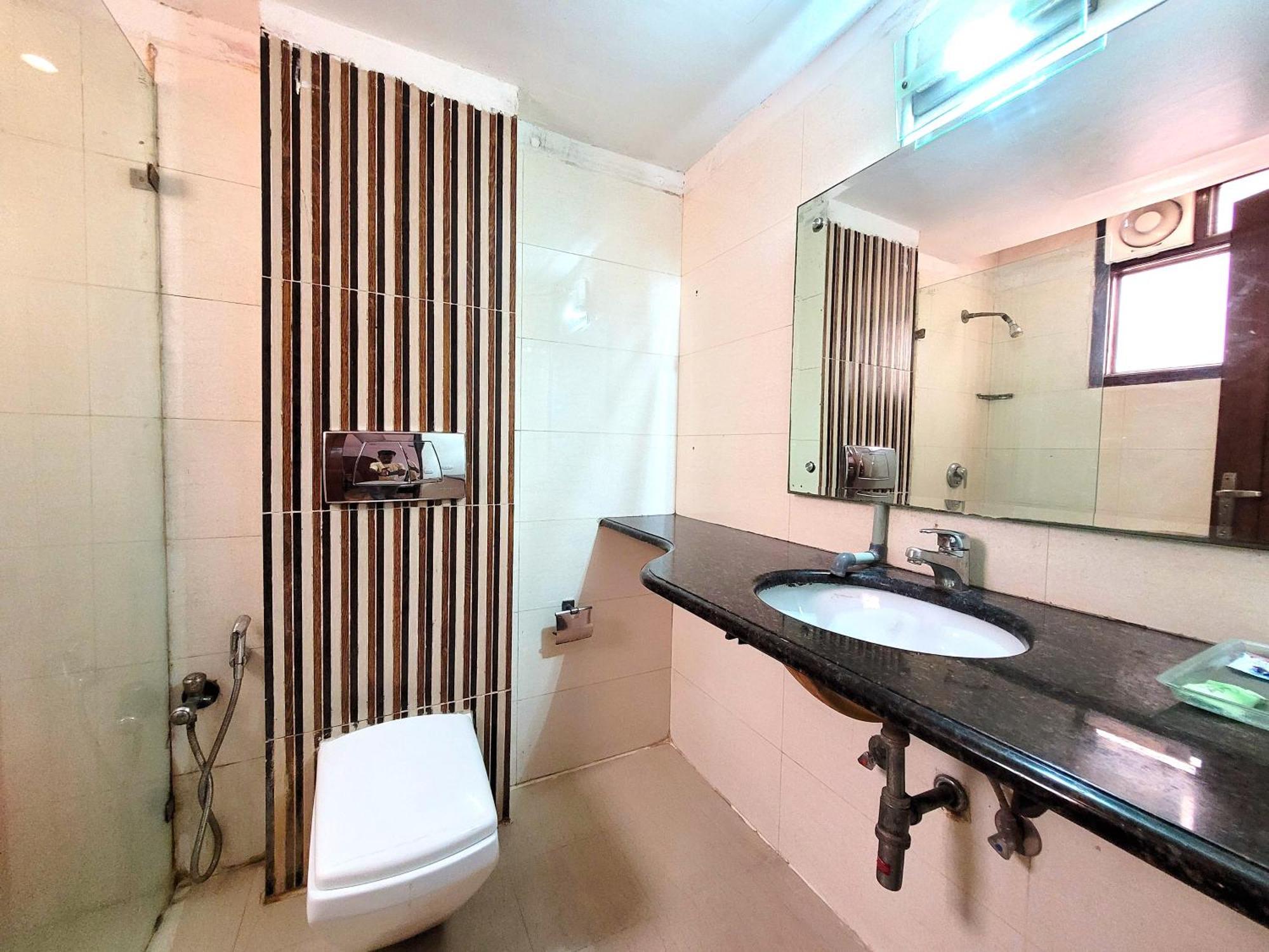 ניו דלהי Hotel The Daanish Residency - Karol Bagh מראה חיצוני תמונה