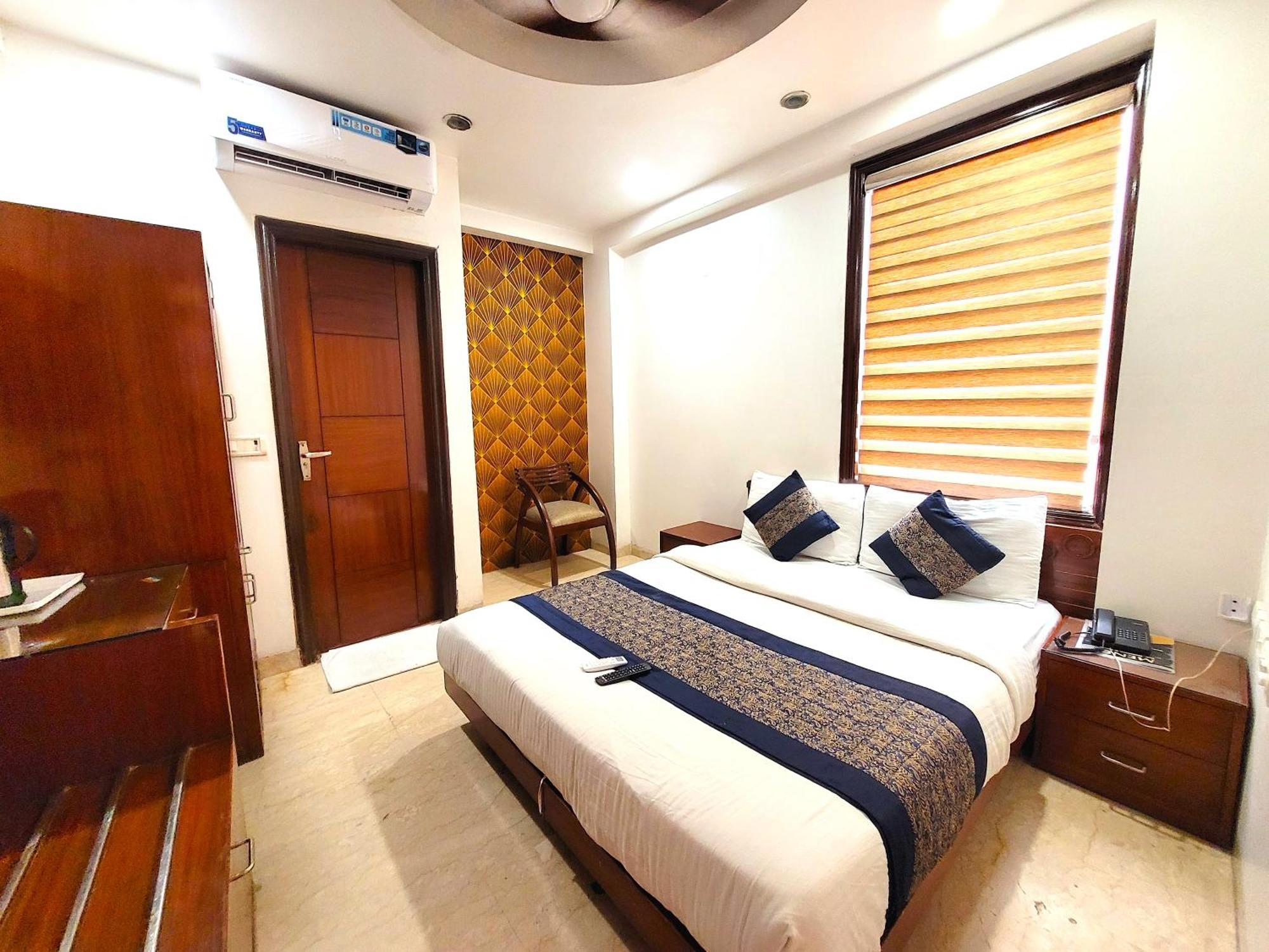 ניו דלהי Hotel The Daanish Residency - Karol Bagh מראה חיצוני תמונה