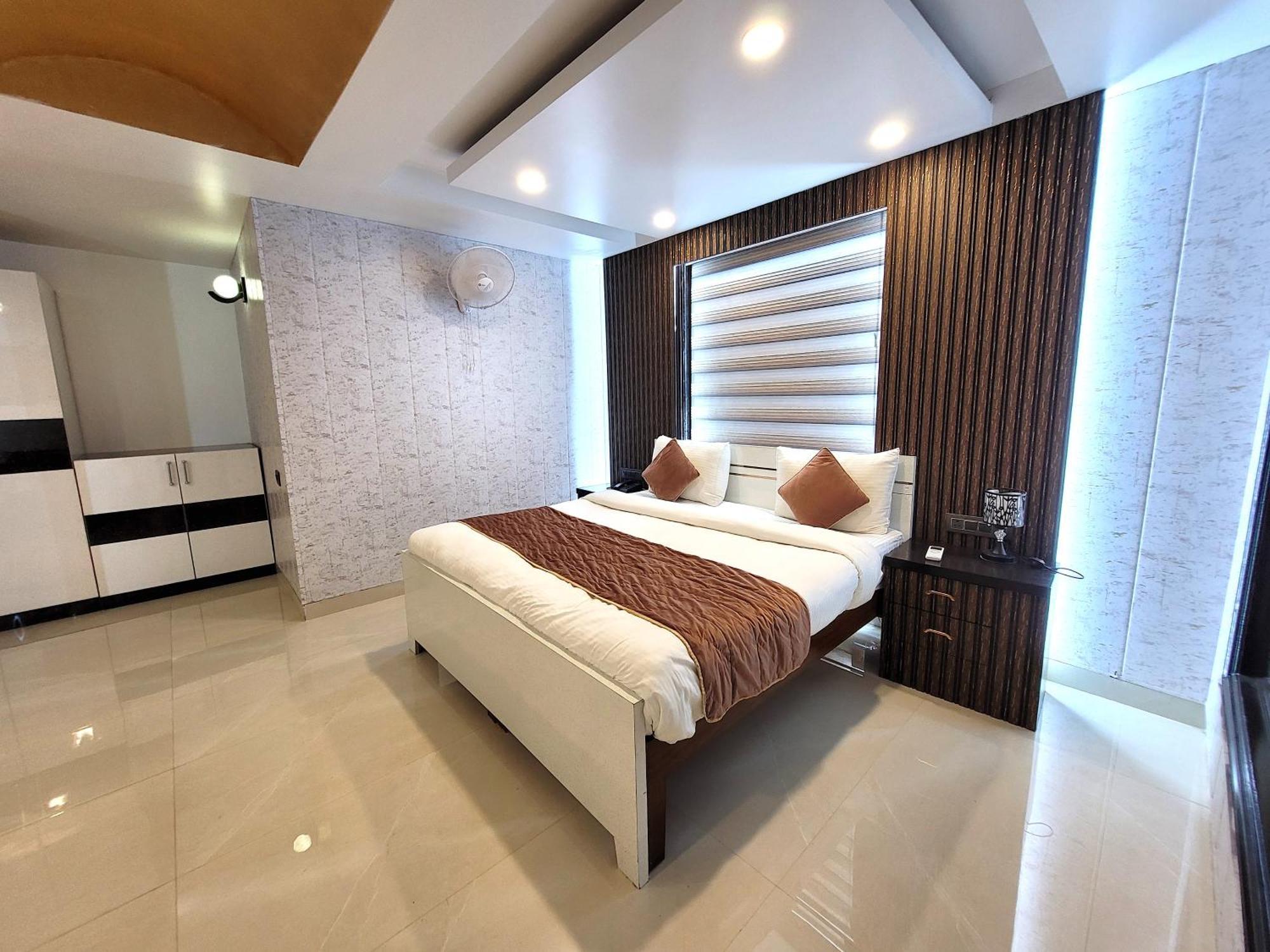 ניו דלהי Hotel The Daanish Residency - Karol Bagh מראה חיצוני תמונה