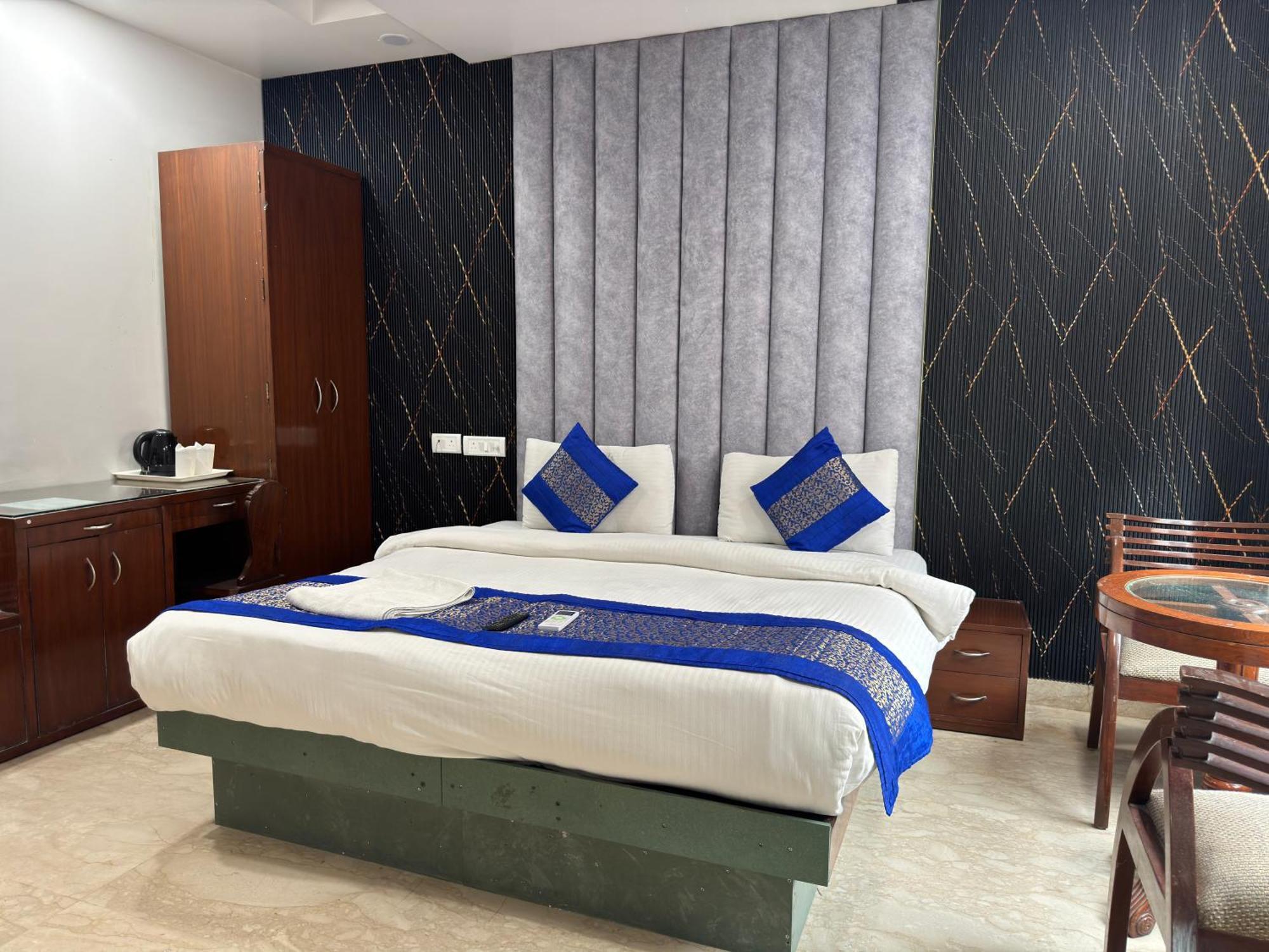 ניו דלהי Hotel The Daanish Residency - Karol Bagh מראה חיצוני תמונה