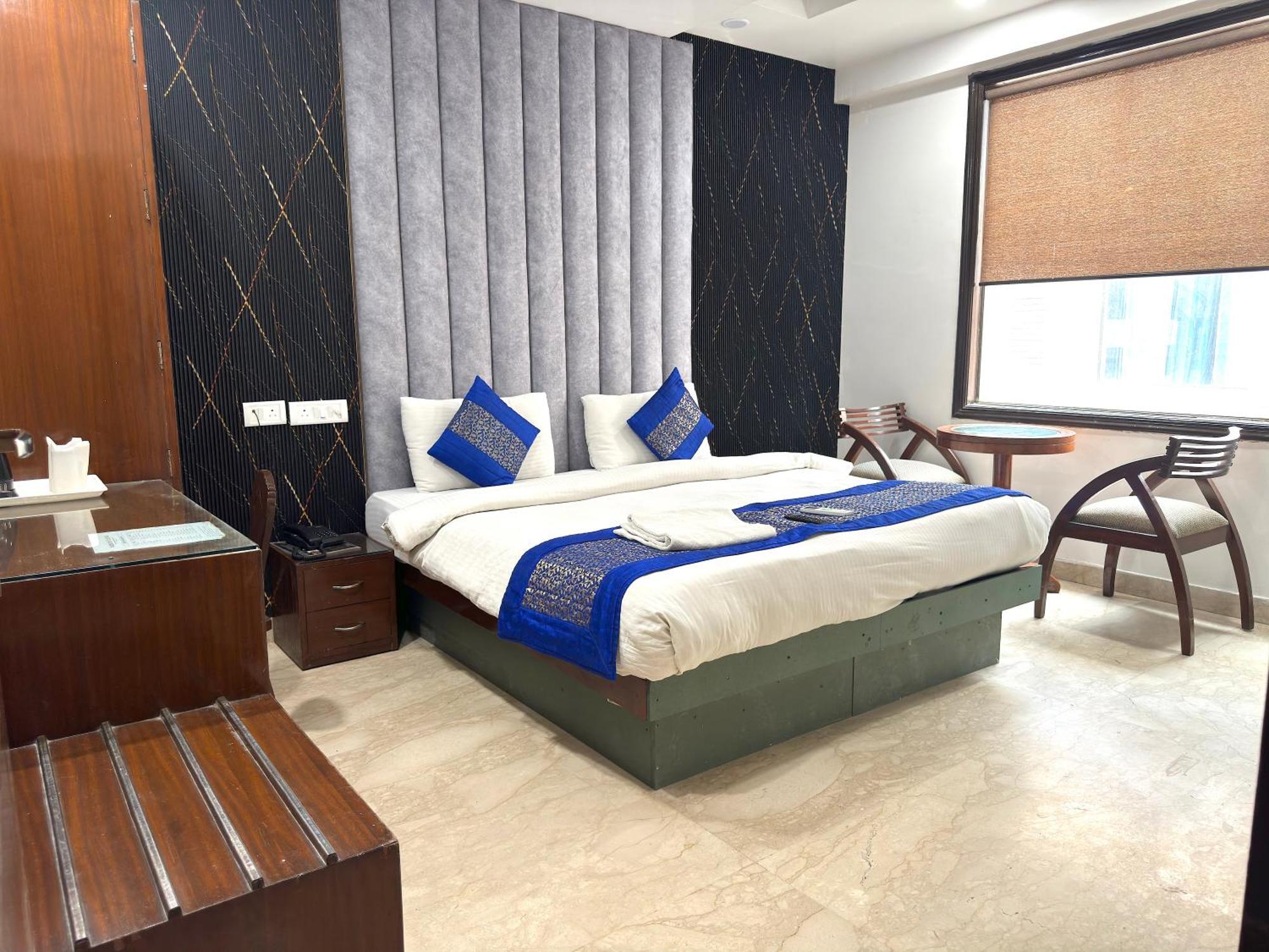ניו דלהי Hotel The Daanish Residency - Karol Bagh מראה חיצוני תמונה