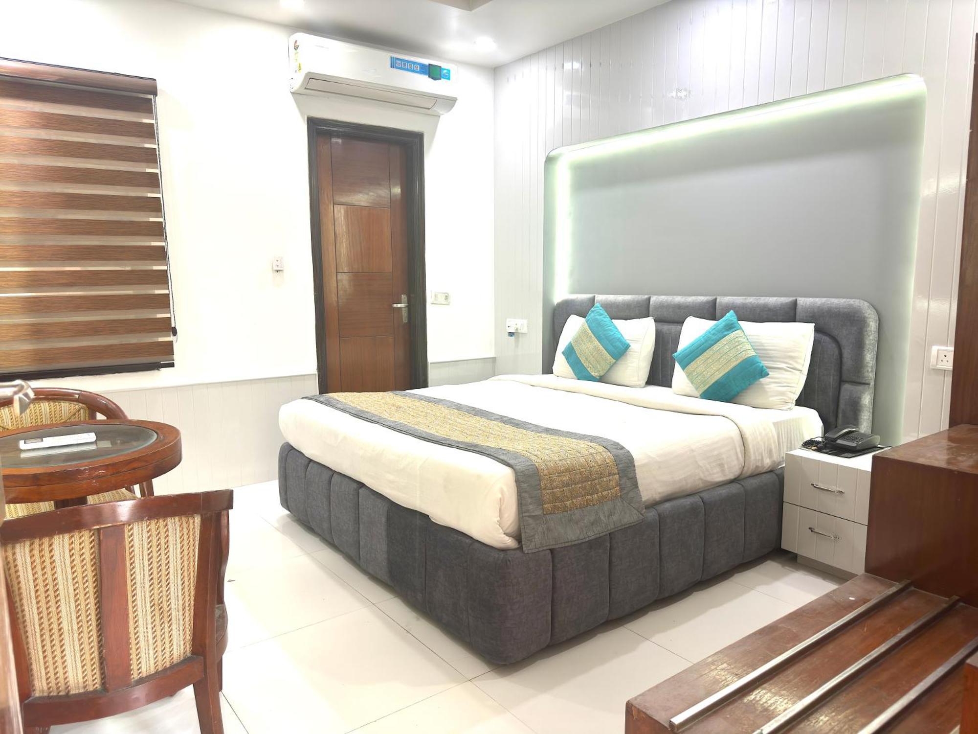 ניו דלהי Hotel The Daanish Residency - Karol Bagh מראה חיצוני תמונה