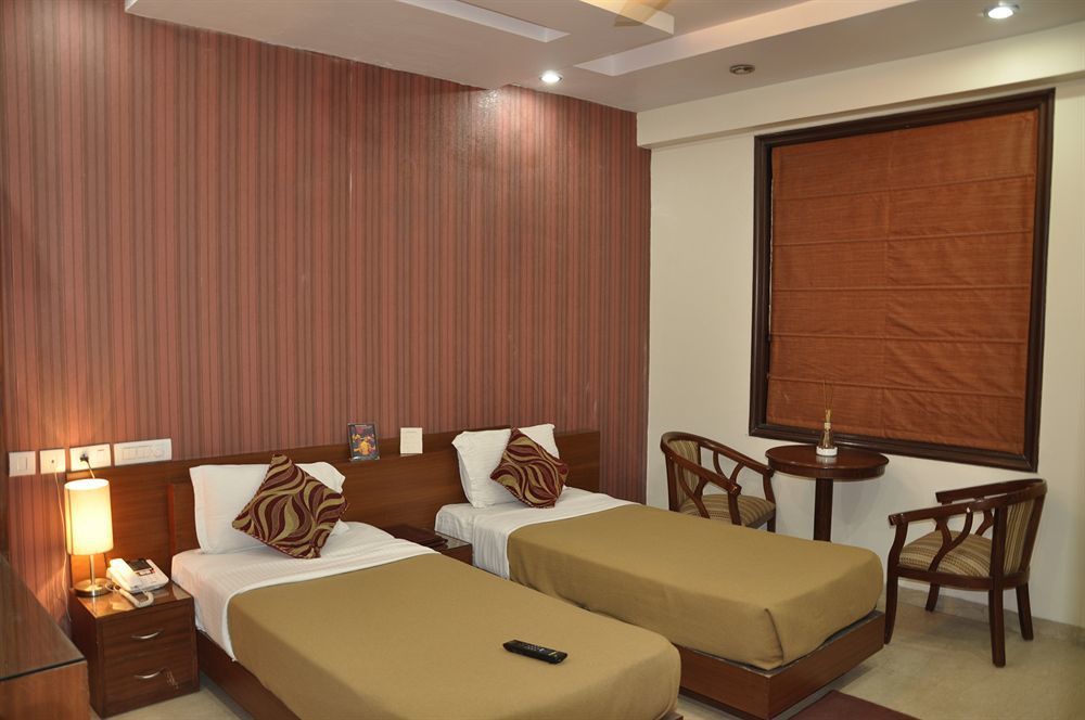 ניו דלהי Hotel The Daanish Residency - Karol Bagh מראה חיצוני תמונה